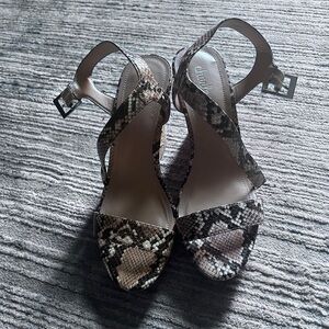 Charles David size 38